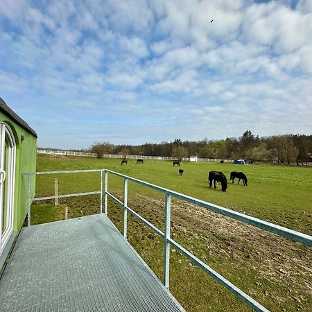 Glamping - Stylova Maringotka V Srdci Ladova Kraje, Pobliz Hlavniho Mesta Prahy Stribrna Skalice Екстер'єр фото