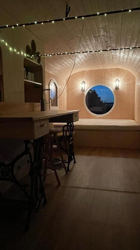 Glamping - Stylova Maringotka V Srdci Ladova Kraje, Pobliz Hlavniho Mesta Prahy Stribrna Skalice Екстер'єр фото