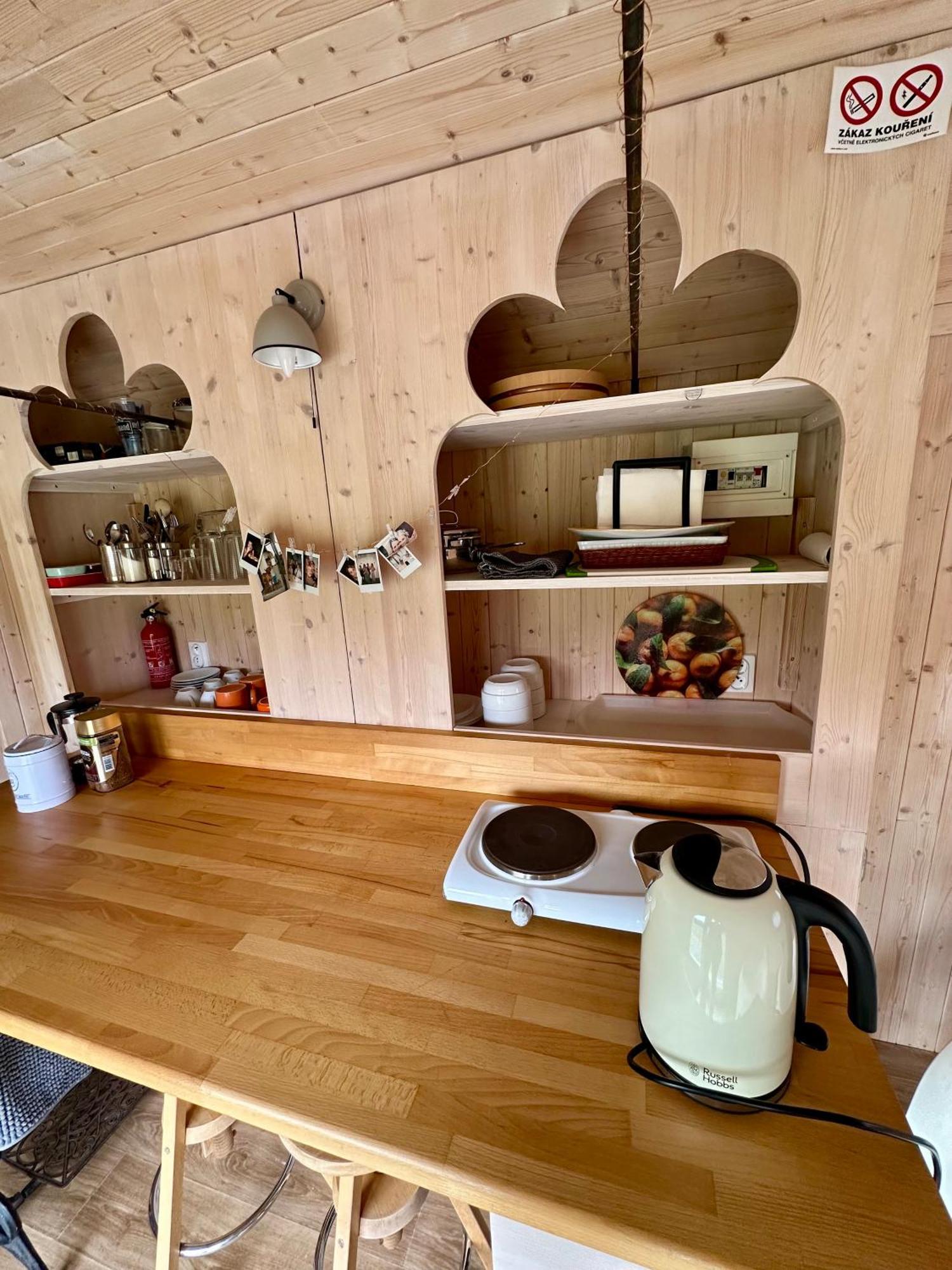 Glamping - Stylova Maringotka V Srdci Ladova Kraje, Pobliz Hlavniho Mesta Prahy Stribrna Skalice Екстер'єр фото